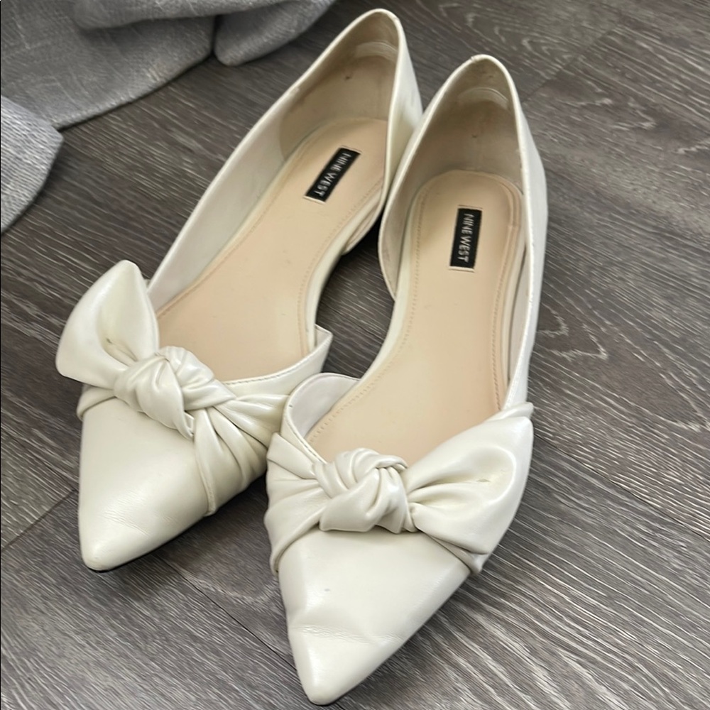 Nine West Off White Flats with Decorative Bow - used